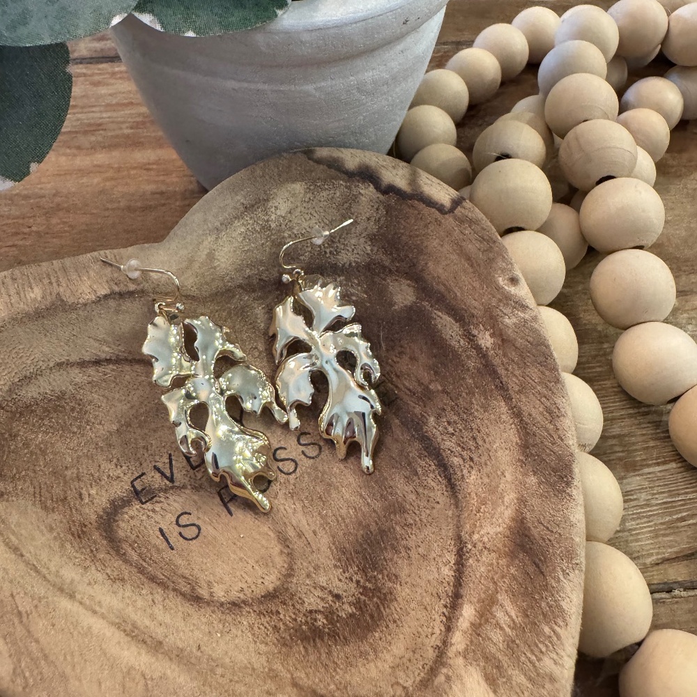 Kendra Scott Savannah Drop Earrings In Gold